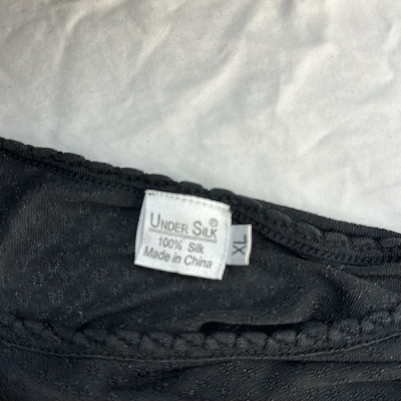 Under Silk Long Sleeve Basic Top - Picture 6 of 6